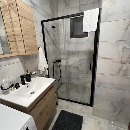 Ruza Vetrova Zlatar - A2 *